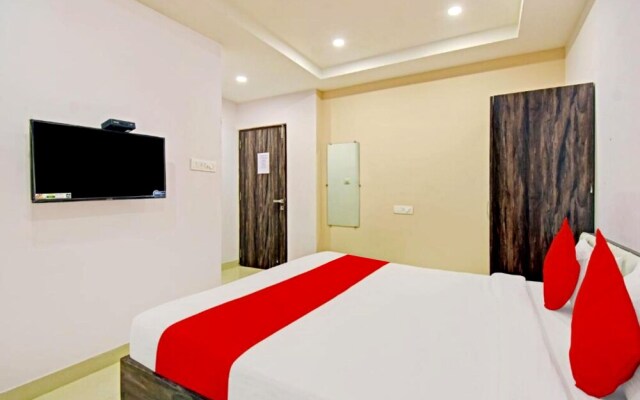 Goroomgo Royal Galaxy Newtown Kolkata