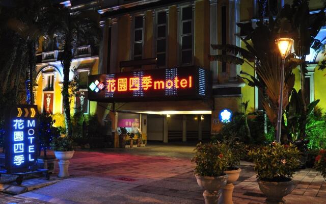 Chateau Motel