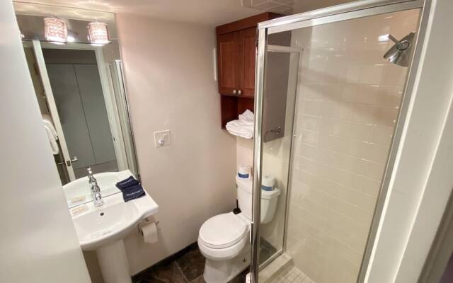 #005 Vail International