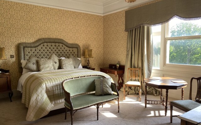 Rossington Hall