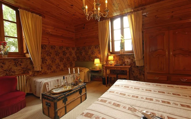 Relais Saint Roch Rest. La Petite Maison