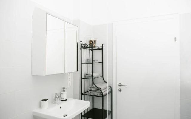 Bright and Charming Apartment Close to the Center