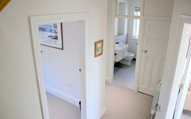 Peymans - The Luxurious Duplex Serviced Apartment