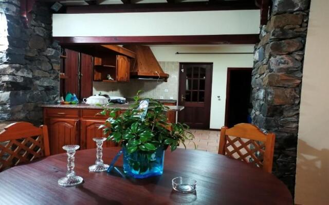 Santana, Flowers's House
