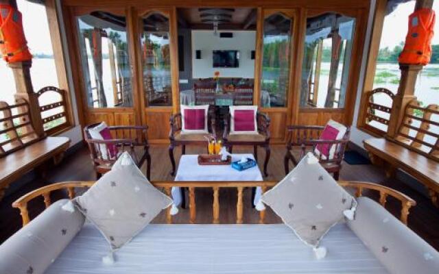 Abad Premium House Boat