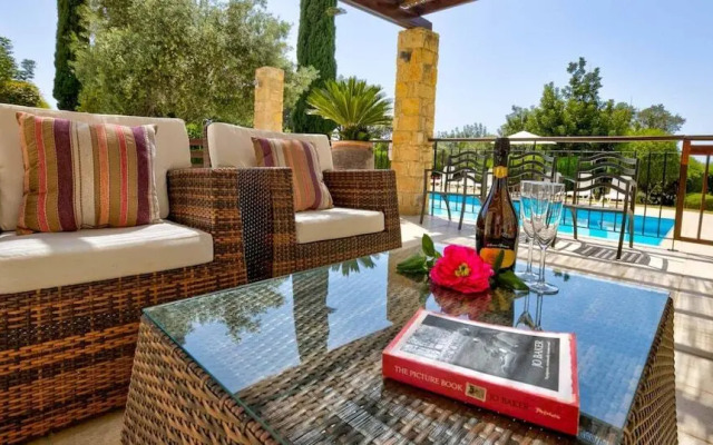 3 bedroom Villa Tala with private pool and sunset views, Aphrodite Hills Resort