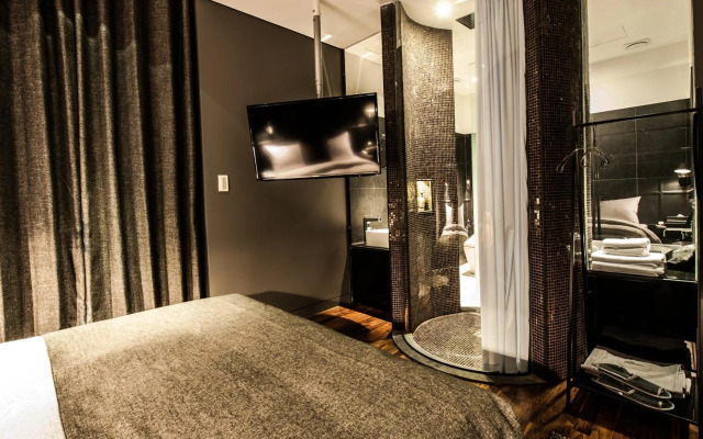 SR Hotel Sadang