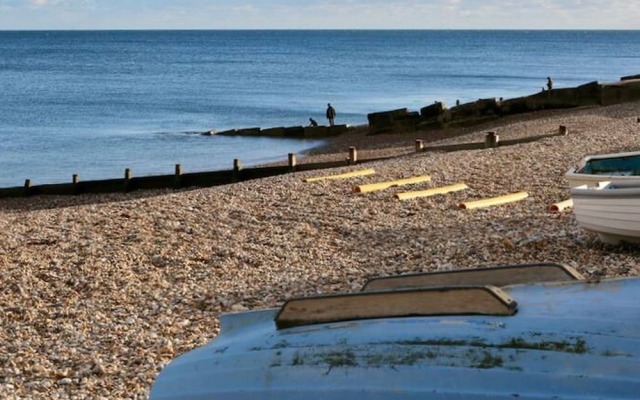 Lovely Selsey Apartment With sea Views Sleeps 4