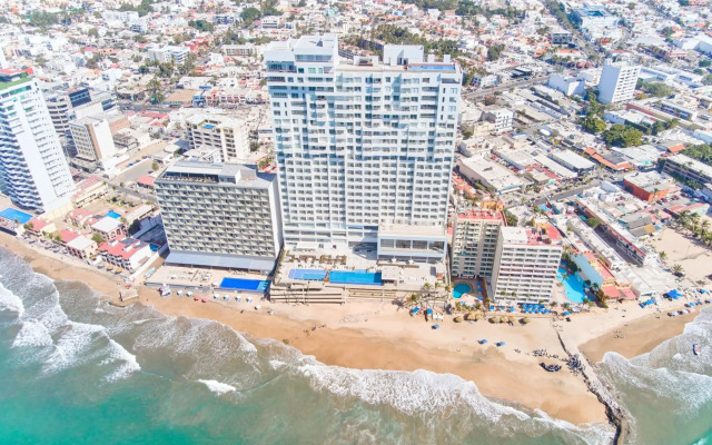 Courtyard By Marriott Mazatlan Beach Resort