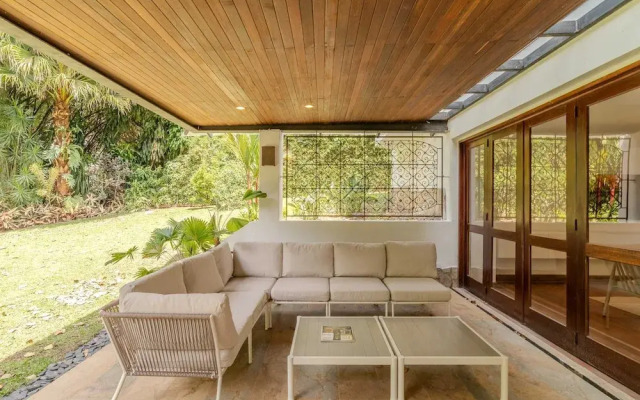 w Incredible 5BR House w Jacuzzi in El Poblado