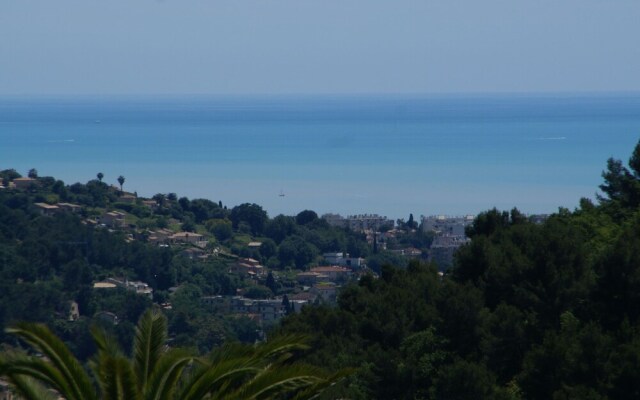 Charming Villa in Vence With Swimming Pool