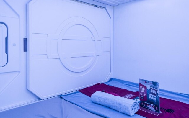 My Capsule Hotel by RedDoorz