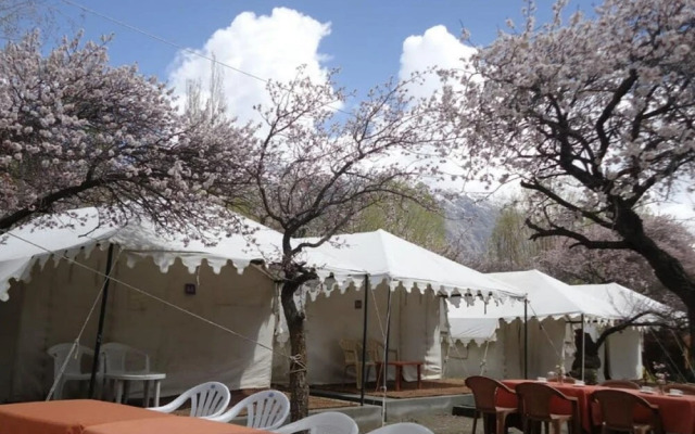 Royal Deluxe Camp