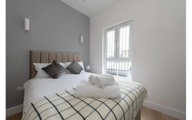 In Style Studio Apartment Close to Everything