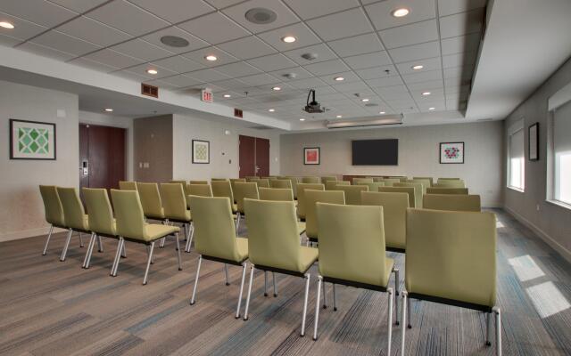 Holiday Inn Express & Suites Aurora - Naperville by IHG