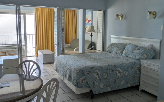 Traders Inn Beach Club