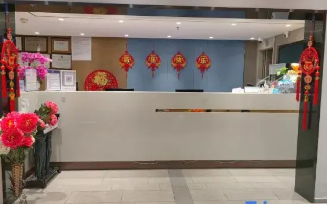 Huayi Selected Hotel (Urumqi Hualing Pedestrian Street Branch)