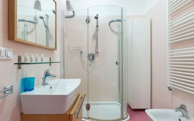 Savona District Terrace Flat