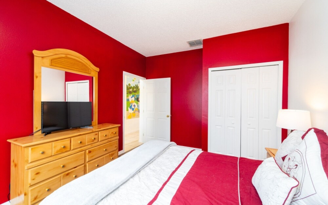 87631 Games Room+2-masters+hottub+water View!