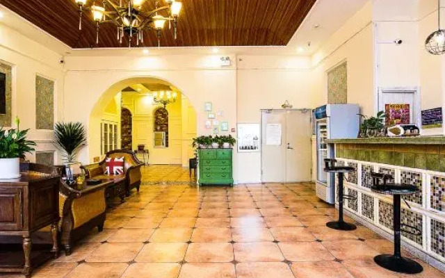 California Journey Holiday Inn (FAW Wuyue Plaza)