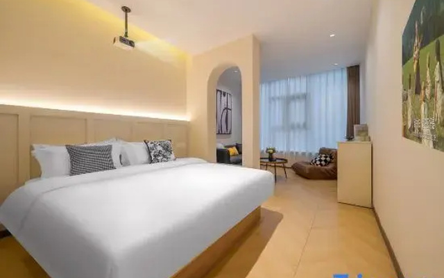 Jingyue Hotel (Nanbin Road Yangtze River Cableway)