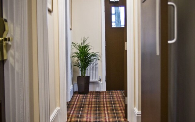 10 to12 Folkestone Bed  Breakfast