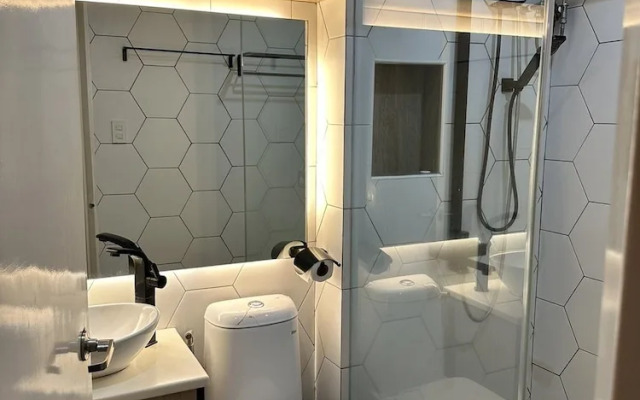 COZI modern loft suite at BGC