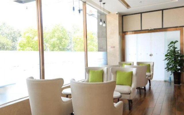 Days Inn by Wyndham Business Place Sichuan Bazhong