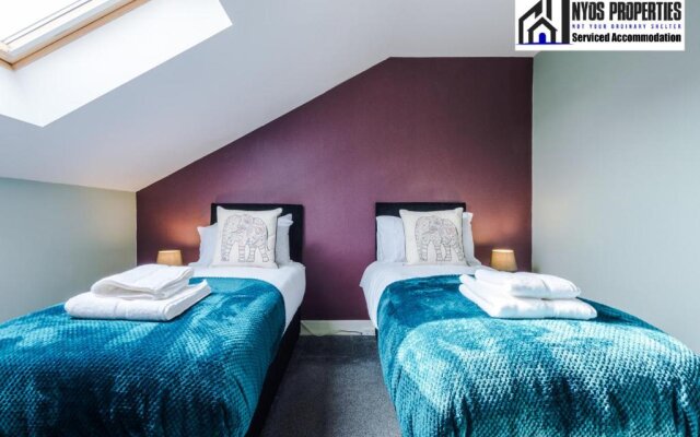 30  Off Monthly Stay/ 4 Bed House/ Free Parking