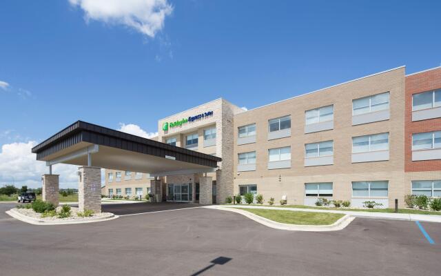 Holiday Inn Express & Suites Port Huron, an IHG Hotel