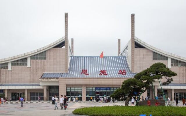 Deyuan Hotel