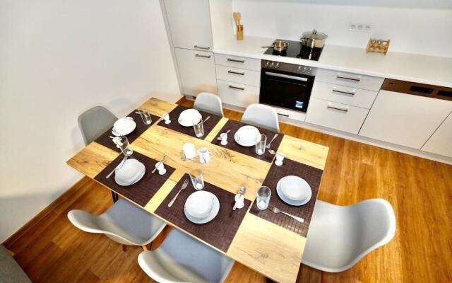 DM & S Apartment