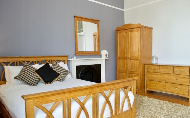 4 Bedroom Georgian Flat In New Town