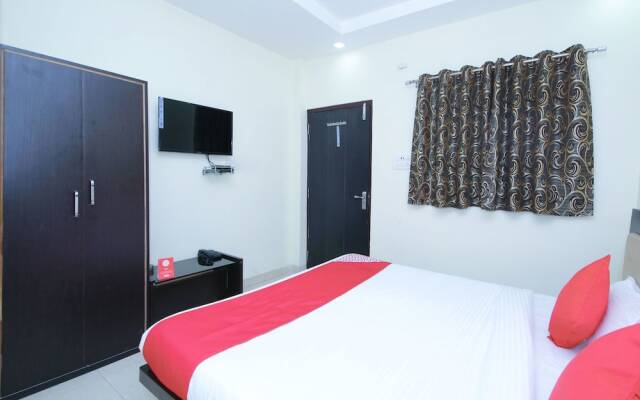 OYO 12407 Hotel Shri Radha ISBT