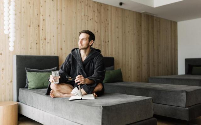 Lacumontes Lake View Apartments