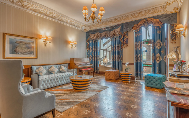 Muthu Fort William Hotel