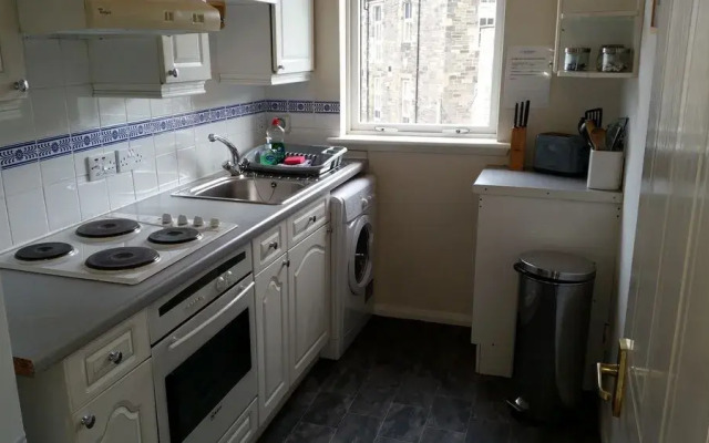 Jamaica Street Apartment