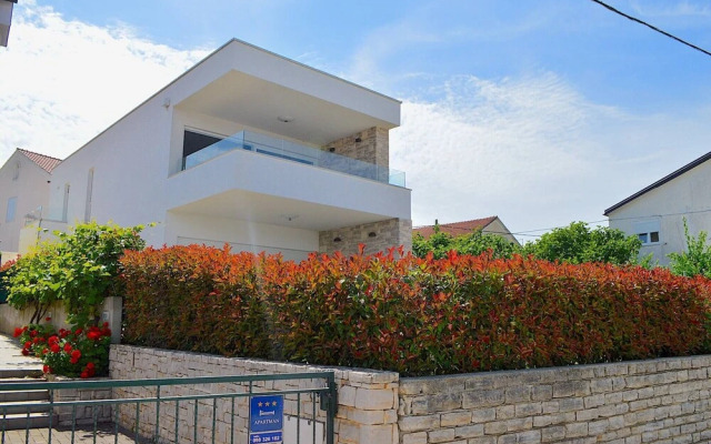 Seafront 2-bedroom Apartment The New View