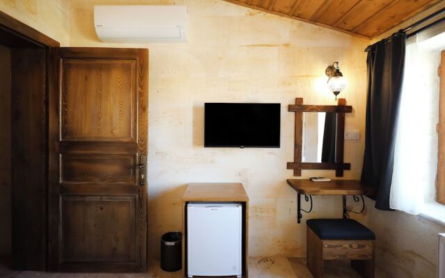 Rocca Stone House