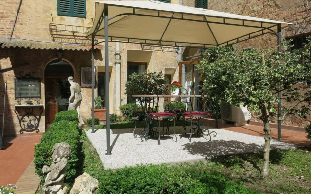 Piazza Paradiso Accomodation