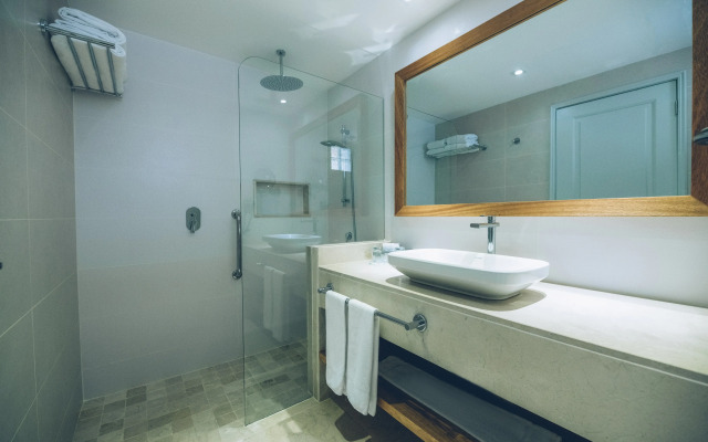 Iberostar Waves Costa Dorada - All Inclusive