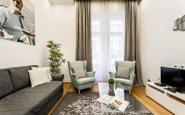Hello Downtown Apartment - Movie