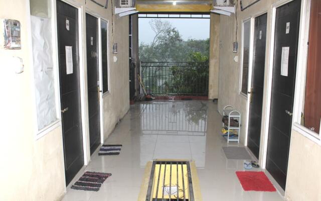 OYO Life 2982 Griya Aisyah Residence 2