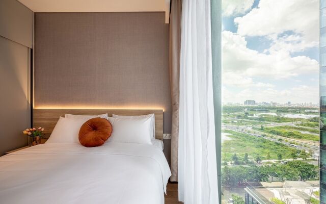 The Crest Residence Luxury by Metropole