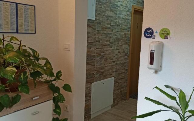 Studio Apartments Una