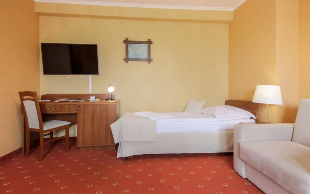 Dwór Bogucin Hotel & Restauracja