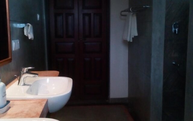 Yoho Monsoon Villa