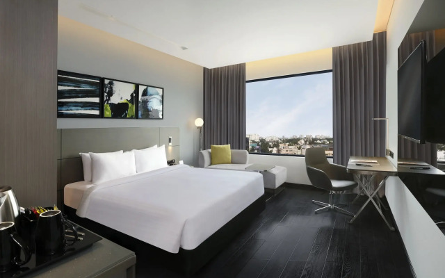 Novotel Chennai Chamiers Road Hotel