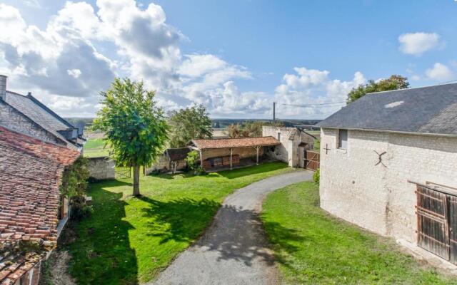 Maison de 3 chambres avec jardin clos et wifi a Assay