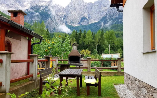 Mountain peaks Apartment with Sauna